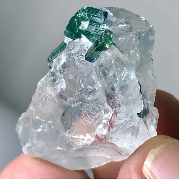 25 Carats Indicolite Tourmaline Crystal Specimen from Afghanistan - Picture 5 of 7